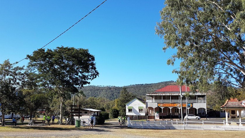 BVRT Blackbutt to Linville - Linville Pub and a gathering of cyclists